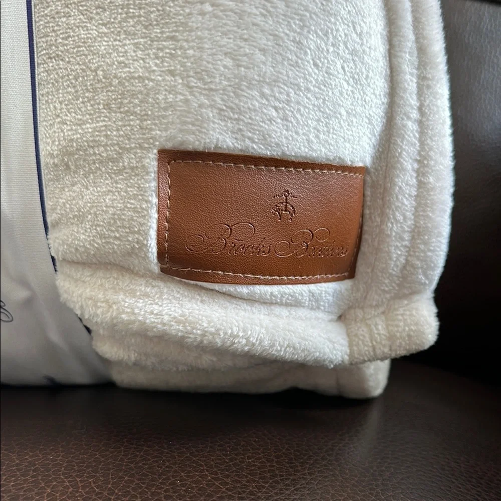 Brooks Brothers Oversized Plush Blanket in Cream - Picture 4 of 7